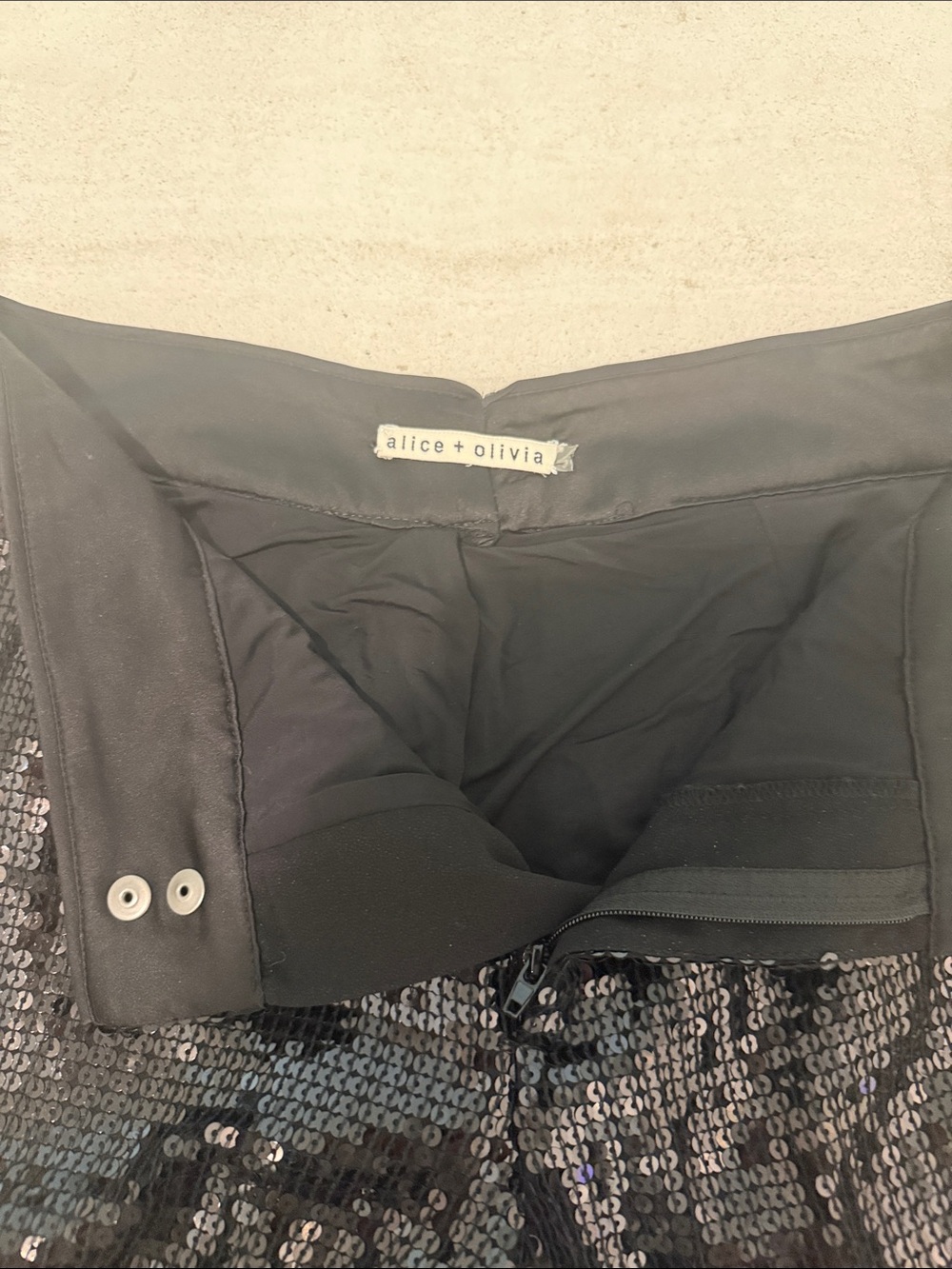 Alice + Olivia Black Sequin Cargo Wide-Leg Pants - Picture 4 of 6